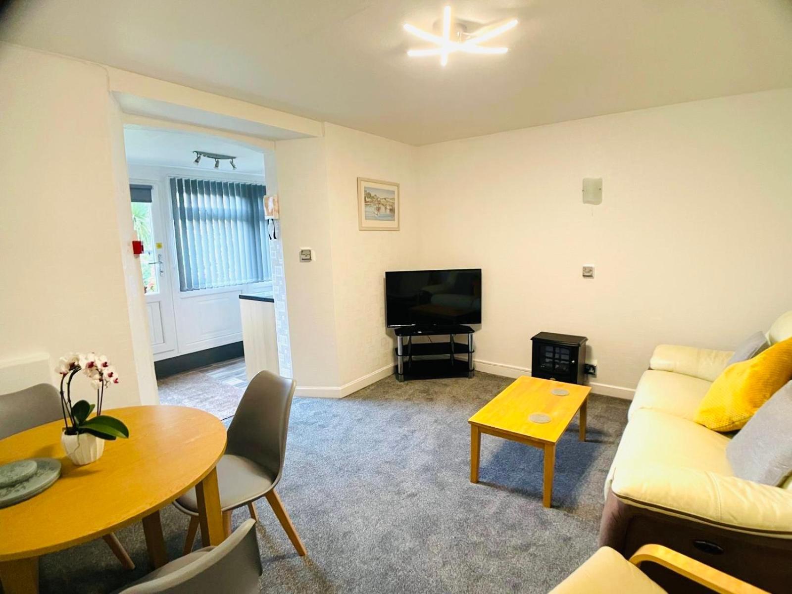 Bedford Holiday Apartments Пейнтън Екстериор снимка