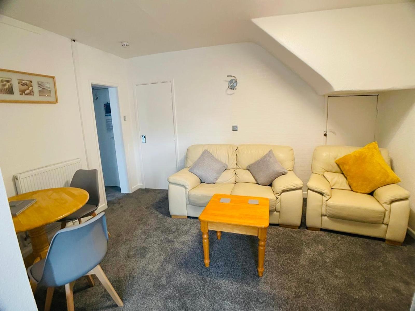 Bedford Holiday Apartments Пейнтън Екстериор снимка